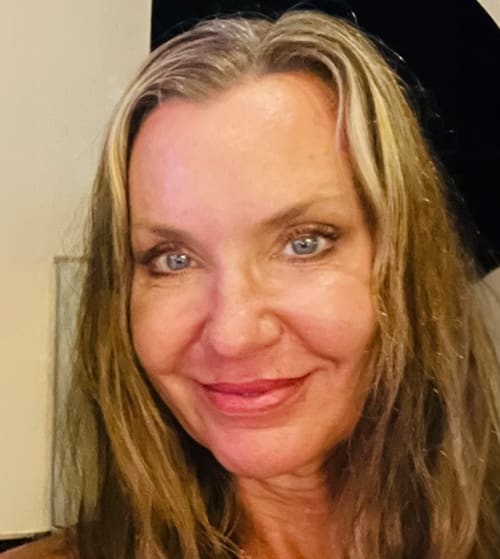 Dr. Stefanie Thielemann, Tracy Veterinarian